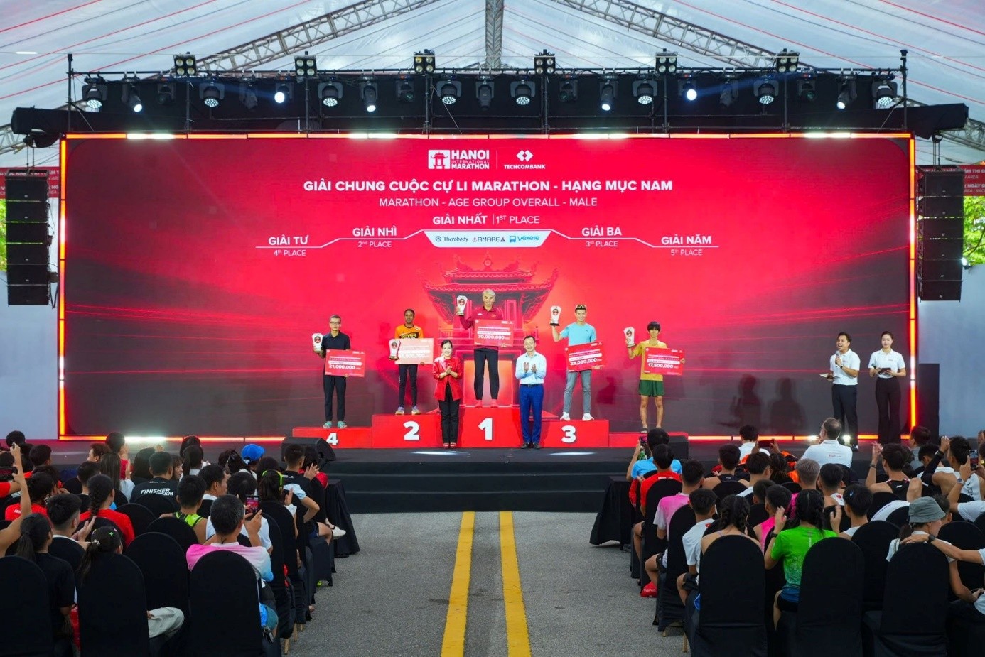 marathon-quoc-te-ha-noi-mua-thu-5-khi-duong-chay-tro-thanh-khong-gian-ket-noi-do-thi-1-baodulichvncom-1791129614.jpg