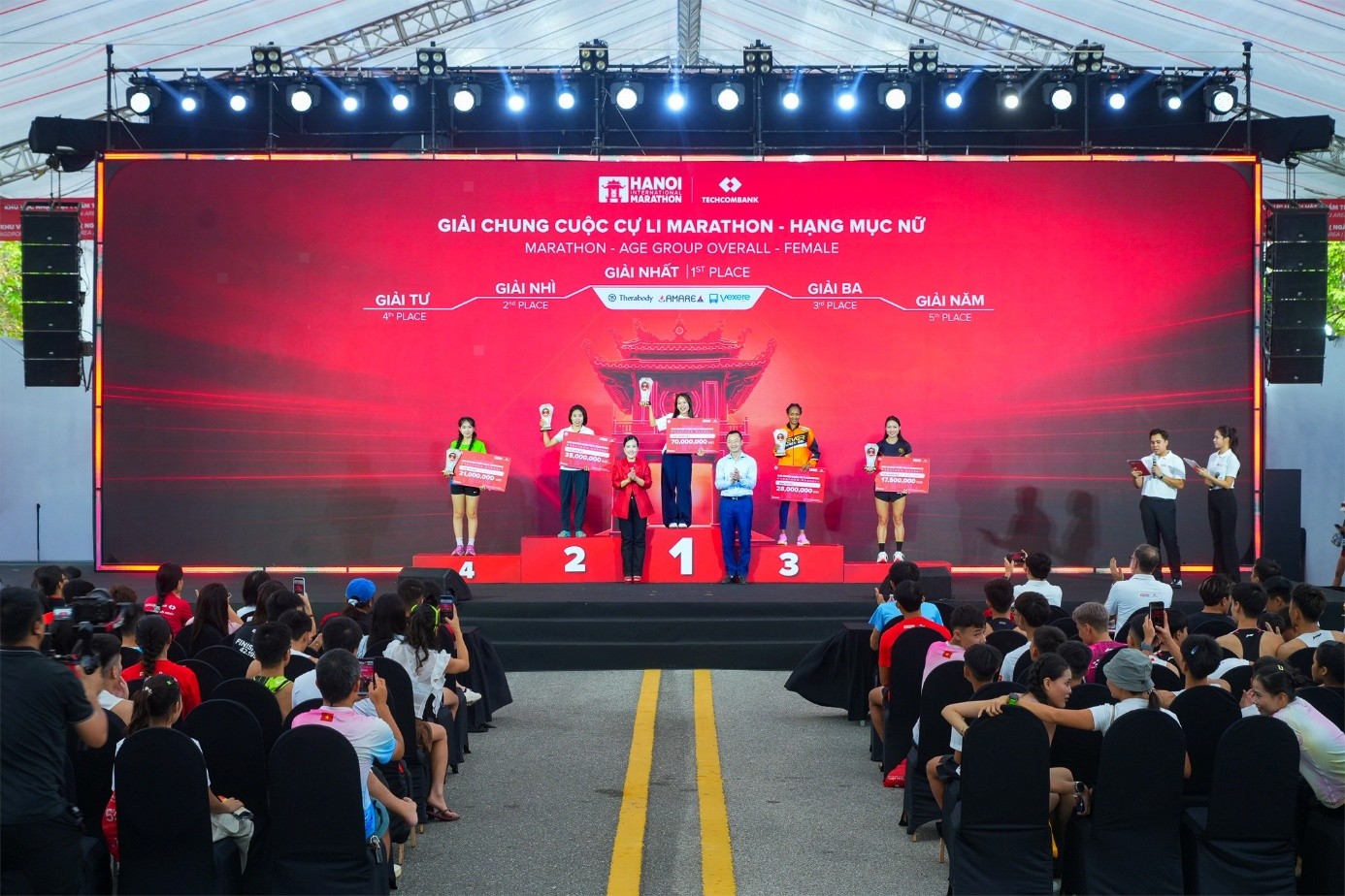 marathon-quoc-te-ha-noi-mua-thu-5-khi-duong-chay-tro-thanh-khong-gian-ket-noi-do-thi-2-baodulichvncom-1791129703.jpg