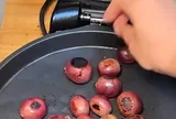 Món ăn kỳ quặc khiến một bà mẹ bị chỉ trích: Nên kiểm tra IQ trước khi kết hôn!