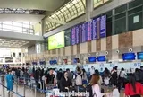Cảnh trái ngược tại ga quốc tế và quốc nội sân bay Nội Bài ngày 30/4