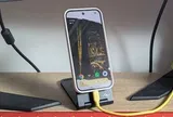 Chuyên gia review: "Cả thế giới dùng sạc nhanh cho điện thoại, còn tôi vẫn cứ dùng sạc chậm vì một lý do"