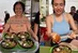 Nhìn cái bàn xếp, cái ghế nhựa trong hẻm ai mà ngờ đây lại là quán Việt ở New York, cho đến khi trả 730.000 cho phần bò né