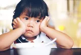 Khoa học não bộ cảnh báo: 4 câu cửa miệng của cha mẹ đang khiến não bộ trẻ “đóng lại”, sau 12 tuổi rất khó bù đắp