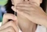 Lời khuyên cho những ai có thói quen dùng tăm sau ăn