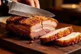 Món thịt ba chỉ nướng tự làm của bạn luôn bị dai và không giòn bì? Có phải bạn đã sai ngay ở bước đầu tiên?