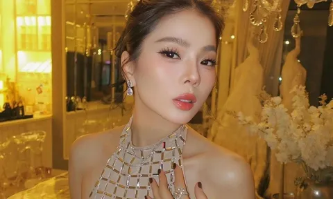 Tài khoản của Lệ Quyên phát ngôn văng tục, "đốp chát" với khán giả gây sốc