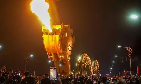 Cầu Rồng phun lửa nhiều đêm, cầu sông Hàn cũng quay nhịp trong Tết