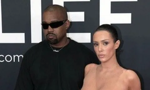 Vợ Kanye West chụp ảnh táo bạo, lần đầu nói về màn cởi đồ sốc tại Grammy