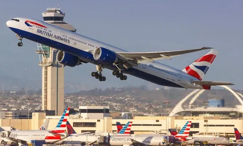 Anh: Hành khách tặng kẹo chứa chất gây nghiện, 3 tiếp viên nhập viện