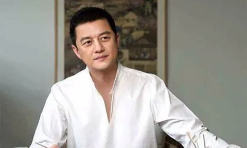 Cú lội từ “kẻ thất bại” vì nợ nần đến ông hoàng livestream của Lý Á Bằng