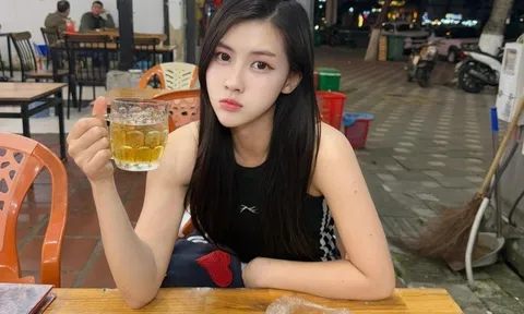 Hotgirl Thái Lan mê cầu thủ Đình Bắc, tới Đà Nẵng du lịch đón năm mới