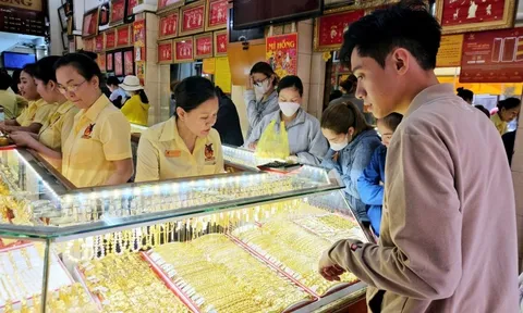 Lịch nghỉ Tết của các tiệm vàng: Đa số đóng cửa đến mùng 6, riêng hai cửa hàng vẫn mở bán xuyên Tết
