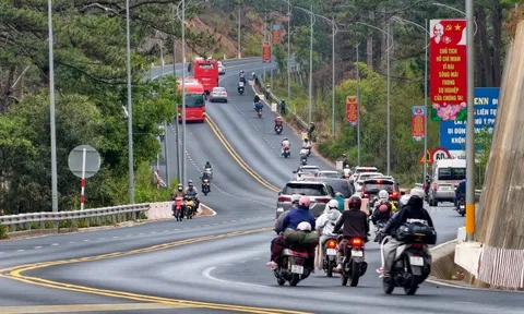 Du khách thong thả rời Đà Lạt sau kỳ nghỉ Tết Nguyên đán