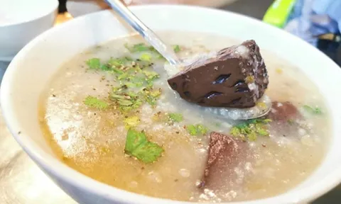 Tiết canh vịt của Việt Nam lọt vào top ẩm thực thế giới