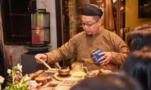 Đôi bàn tay sương giá dệt linh hồn trà Việt