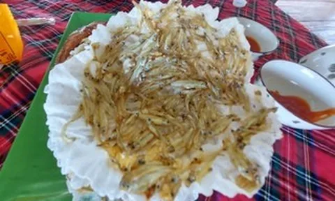 Đặc sản bánh tráng cá cơm ở vùng biên viễn