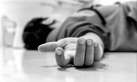 Người đàn ông 51 tuổi đột ngột tử vong sau khi tắm, bác sĩ cảnh báo thói quen “nguy hiểm chết người”