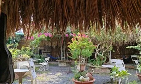 Quán cà phê ta hẹn...