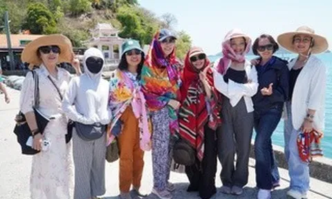 Chưa đến lễ, "Đảo Ngọc" Phú Quốc đã chật kín du khách