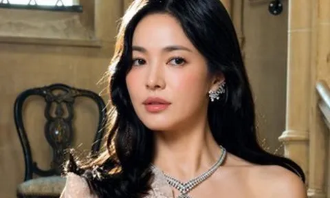 Song Hye-kyo khoe nhan sắc xinh đẹp như "nữ thần"