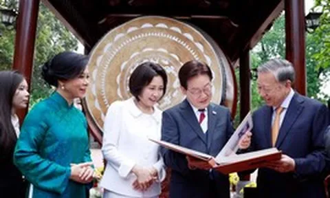 Chương trình hữu nghị đặc biệt chào mừng chuyến thăm của Tổng thống Hàn Quốc và Phu nhân