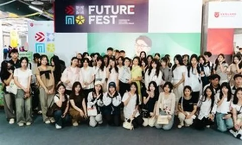 Hàng nghìn học sinh "chạm" tương lai nghề nghiệp trong kỷ nguyên AI