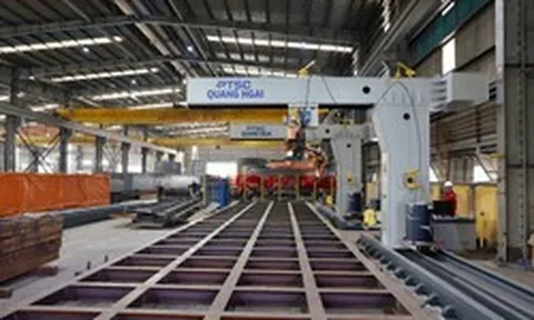 Kế toán trưởng của một công ty họ dầu khí nộp đơn xin từ chức, đề nghị chuyển sang Chuyên gia kế toán hoặc chức danh chuyên môn khác