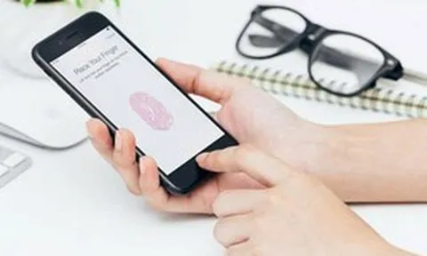 Cảnh báo tới người đang sử dụng vân tay, khuôn mặt mở khóa điện thoại