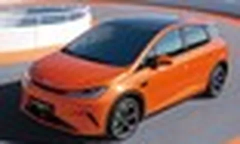 BYD Dolphin vừa ra mắt Việt Nam nay có thêm bản hybrid, sạc đầy đi được 1.000 km, khách Việt muốn mua phải chờ khá lâu