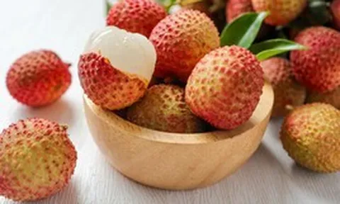 Bà cụ hôn mê sau khi liên tục ăn nhiều vải: Lưu ý cách ăn đúng trong mùa cao điểm