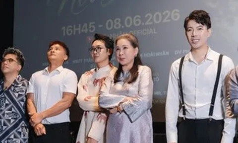Nhìn ca sĩ Hoài Nhân, ta sẽ thấy "không ai là cùng đường"