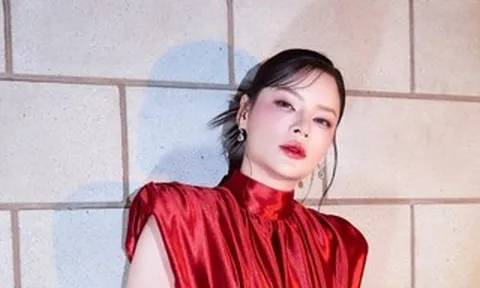 Diễn viên Nguyễn Công Nương biến hóa rạng rỡ trên thảm đỏ ra mắt "Lầu Chú Hỏa"
