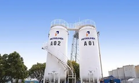 Xăng E10: Ai đang nắm 'át chủ bài' tại Việt Nam?