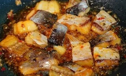 Đây chính là “bí quyết” của mùi tanh: Cho vào khi rửa cá, tanh mấy cũng biến mất, thịt mềm ngọt bất ngờ