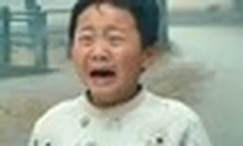 Nói yêu thương con nhưng suốt ngày có 5 câu cửa miệng này, bạn chính là kiểu cha mẹ ĐỘC HẠI nhất