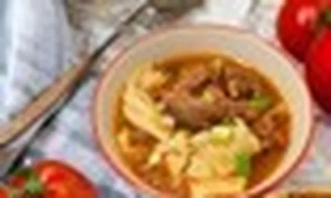 Mẹ tôi thường nấu món này vài lần mỗi tuần, ăn vào mùa hè là "chuẩn bài", nước dùng ngon đến mức lịm tim!