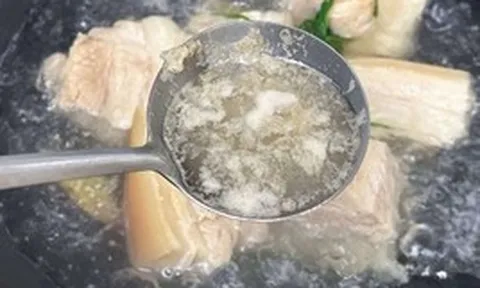Khi luộc thịt, có nên vớt lớp bọt nổi lên không? Cuối cùng tôi đã biết câu trả lời, trước giờ toàn làm sai!