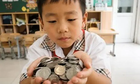 Khi cho con cái tiền, hãy nhớ 6 quy tắc này để tránh mắc sai lầm, về già hối không kịp!