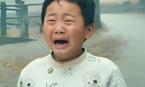 Nói yêu thương con nhưng suốt ngày có 5 câu cửa miệng này, bạn chính là kiểu cha mẹ ĐỘC HẠI nhất
