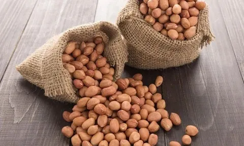 Loại hạt nhiều người ăn mỗi ngày, nhưng có 7 nhóm người càng ăn càng hại sức khỏe