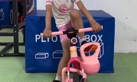 Những hình ảnh đang khiến cư dân mạng bức xúc: Chỉ vì ham hố thành tích mà cha mẹ nỡ "hành" con cỡ này!
