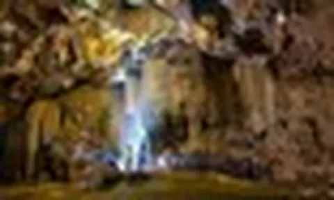 Phát hiện hang động mới, được xem là 'cung điện thạch nhũ' ở Phong Nha - Kẻ Bàng