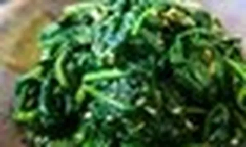 Đột quỵ rất "sợ" loại rau giá rẻ chợ Việt bán đầy, nhiều gia đình dùng thường xuyên mà không biết
