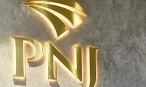 Giữa cơn biến động, VinaCapital bán ra hàng triệu cổ phiếu PNJ, không còn là cổ đông lớn