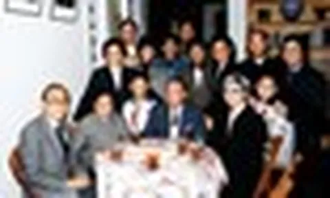 Gia tộc hiếm hoi giàu suốt 17 đời: Sở hữu gần 1.000 căn nhà, con cháu nối nhau học Harvard