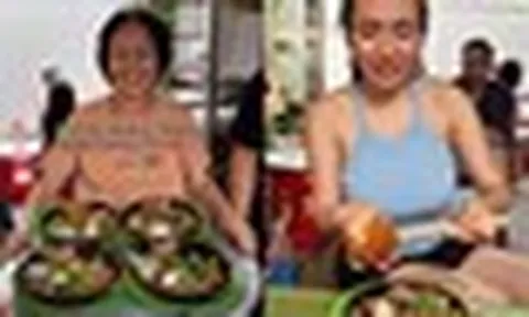 Nhìn cái bàn xếp, cái ghế nhựa trong hẻm ai mà ngờ đây lại là quán Việt ở New York, cho đến khi trả 730.000 cho phần bò né