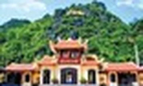 Cảnh báo người dân, du khách khi đến đền, chùa, di tích: Trả 20.000d nhưng vé chỉ ghi 10.000d