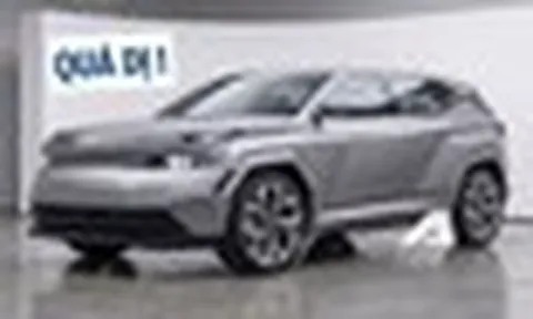 Hyundai Kona đời mới xuất hiện với nhiều đường nét thiết kế dị, nội thất cũng sẽ khác biệt hoàn toàn, thêm động cơ hybrid có V2L, AWD
