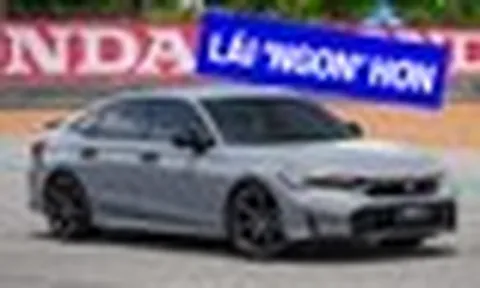 Honda Civic 2026 ra mắt gần Việt Nam: 3 phiên bản, giá quy đổi từ 738 triệu đồng, thêm giả lập sang số, cảnh báo điểm mù