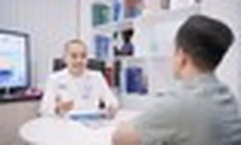 "Bất lực" mỗi khi gần vợ nhưng vẫn bình thường với người khác: Yếu sinh lý hay hết yêu?